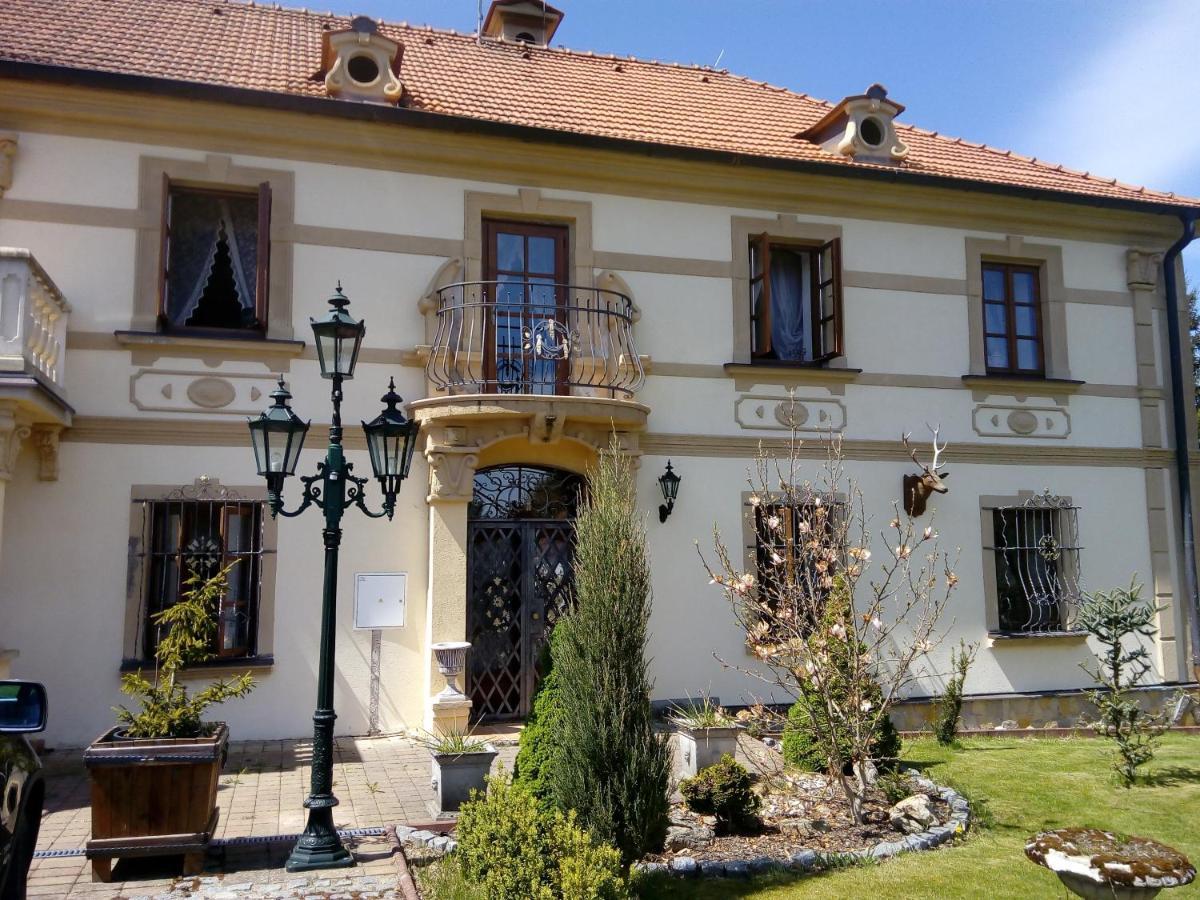 Zámeček Zdíky - Zámecký apartmán Bujanov Esterno foto
